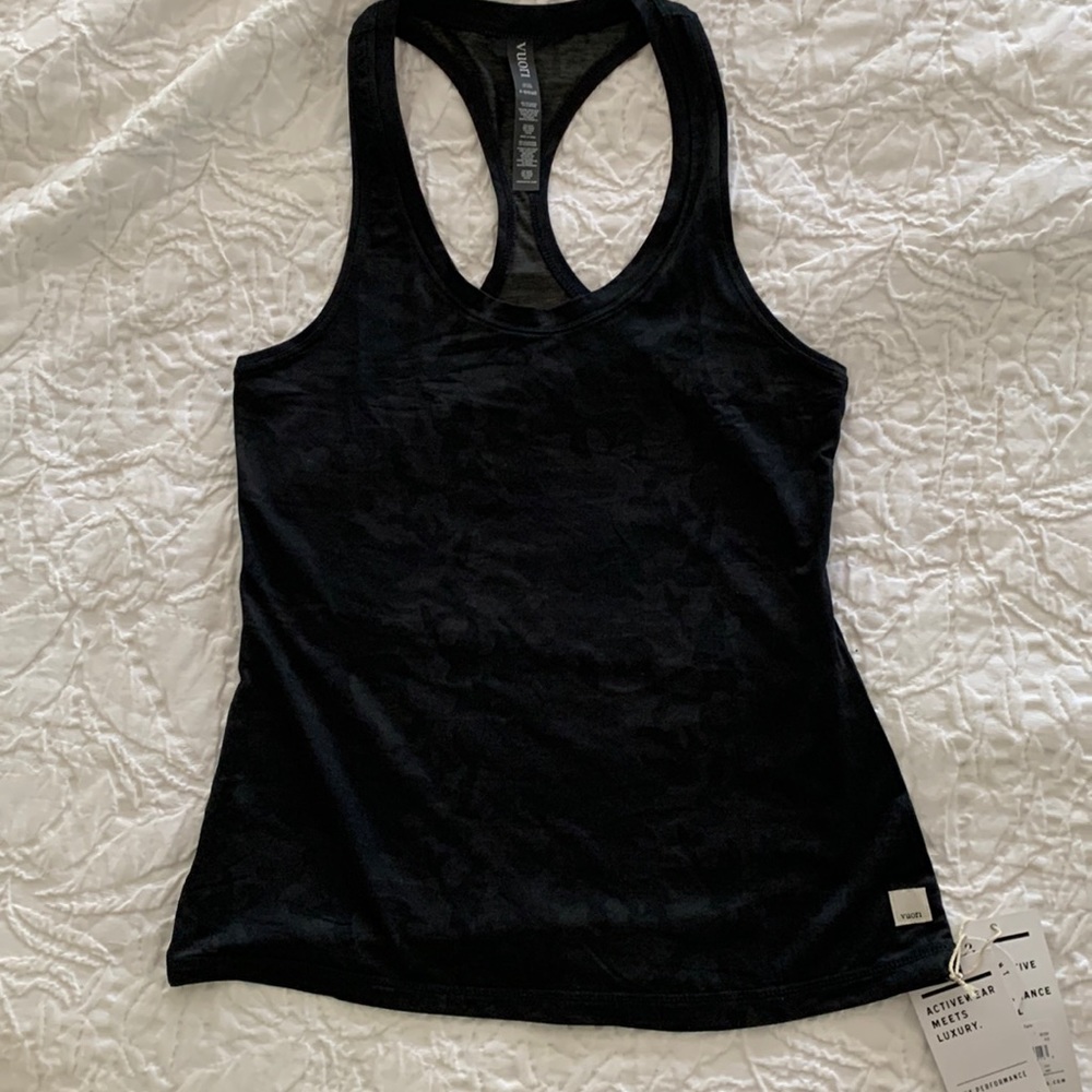 Vuori lux performance tank NWT